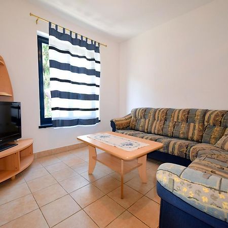 Apartment Oresic Malinska Bagian luar foto