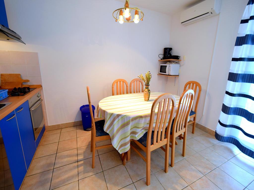 Apartment Oresic Malinska Bagian luar foto